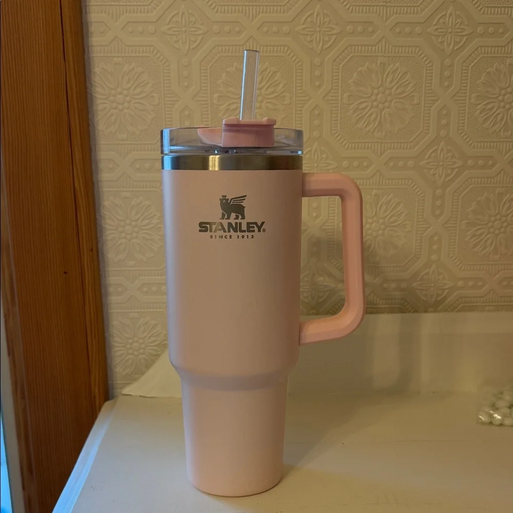Stanley Blush Pink 40oz Adventure Quencher with Handle - Picture 1 of 5